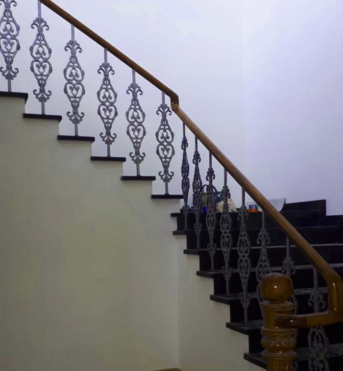 Mẫu con tiện cầu thang nhẹ nh&agrave;ng